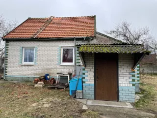 Жилой дом площадью 51,4 кв. м с кадастровым номером 39:18:060004:41 и земельный участок общей площадью 1065 кв. м с кадастровым номером 39:18:060004:7, расположенные по адресу: Калининградская область, г. Светлый, ул. Комсомольская, д. 68. Дополнительные вопросы по имуществу по тел. +79114577565 и…