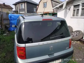Peugeot 1007, 2006 года, 73 лс, легковой автомобиль: марка, модель: PEUGEOT 1007, год изготовления: 2006 г.в., цвет: серо-зеленый, VIN: VF3KMKFVB20049980, г/н: М631РА46