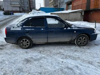 Hyundai Accent 2008, VIN X7MCF41GP8M180953, 2008 г.в., легковой седан, категория B, двигатель G4ECBW 064307, синий. Автомобиль на ходу. Присутствуют вмятины на капоте, вмятина на правой задней двери, царапины на переднем бампере, царапины на заднем бампере. Местонахождение: г. Новосибирск, ул…