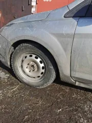 Ford Focus, 2011 года, 99,9 лс, 221 700 км. Легковой автомобиль марки FORD "ФОКУС", 2011 года выпуска, VIN: X9FHXXEEDHBL88295, регистрационный знак: B875ОAK142, цвет серебристый. Требует ремонта кузова и подвески (сломаны передние пружины, погнуты передние стойки).