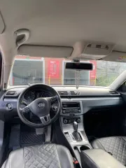 Volkswagen Passat 2011 года выпуска, VIN WVWZZZ3CZCP015890. В залоге у Совкомбанка.