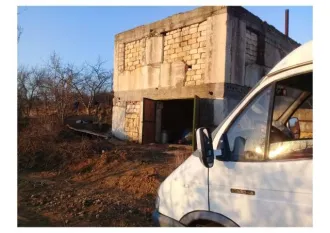 Незавершенное строительство 107,8 кв.м и участок 1200 кв.м, Республика Крым. Объект незавершенного строительства площадью 107,8 кв.м, площадь застройки 85,3 кв.м, кадастровый номер 90:01:040601:2321, и земельный участок площадью 1 200 кв.м, категория земель: земли сельскохозяйственного назначения…