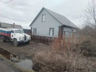 1/8 доли жилого дома и 1/8 доли земельного участка, 48,2 кв.м, Омская область. Жилой дом с кадастровым номером 55:10:010110:114 по адресу: 646130, Омская обл, рп Крутинка, ул Маяковского, д. 69, площадь 48,20 кв. м., доля в праве 1/8; Земельный участок с кадастровым номером 55:10:010110:259 по…