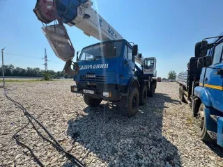Кран автомобильный КС-55729-5B на шасси КАМАЗ, 2013 г.в., VIN: Z8C55729ED0000108, цвет: синий, неисправен двигатель.