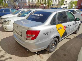 Lada Granta, 2023, 96 лс, 118000 км, LADA GRANTA 219040 2023 г.в. XTA219040R0993644. Приехала своим ходом. На ходу сейчас или нет - неизвестно. Пробег - 118 тыс. км. Со слов собственника: неровно работает на холостых до прогрева и дымит синим дымом до прогрева, нужно заменить ступичные подшипники…