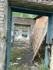 Здание 51,4 кв.м и земельный участок 241190 кв.м в Ленинградской области, Сланцевский район, город Сланцы. Земельный участок кадастровый номер 47:28:0126003:3, категория земли населенных пунктов, разрешенное использование под склад взрывчатых материалов, площадь 241190 кв.м, адрес территория Южная…