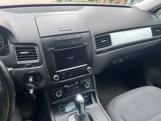Volkswagen Touareg 2013, 249 л.с., 280775 км, полный привод, АКПП, легковой универсал, г/н Н258АХ702, цвет белый, VIN XW8ZZZ7PZDG006843, ПТС 78 ХА 870604, СТС 99 60 563800