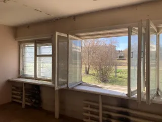 Помещение площадью 968,30 кв.м по адресу: 663690, Красноярский край, г. Зеленогорск, ул. Гагарина, дом 23, помещение 1. Общая площадь 968,3 кв.м. Назначение нежилого помещения: Свободное назначение, за исключением: почтовой и логистической деятельности, в том числе деятельности по отправке и…