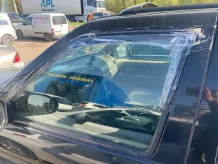 Nissan Pathfinder 2001 года, универсал, черный цвет, VIN JN8DR09Y91W610630.