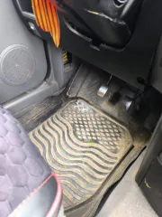 Kia Carens 2005 года, 105 л.с., пробег 201664 км. Цвет темно-зеленый. VIN: KNEFC525155398602. Категория B (M1). ПТС 71ОС 745362. Не на ходу. Требуется переварка порогов и задних внутренних арок, ремонт электрики, системы охлаждения и двигателя. Имеются коррозия, вмятины кузова, требуется покраска…