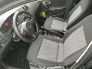 Volkswagen Polo 2011 легковой автомобиль, 2011 года выпуска, с VIN номером XW8ZZZ61ZCG021870.