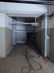 Функциональное помещение площадью 332,40 кв. м, расположенное в цокольном этаже здания по адресу: Хабаровский край, г. Хабаровск, ул. Комсомольская, д. 38а, пом. 1/2. Кадастровый номер: 27:23:0030322:453.