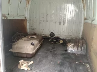 Автомобиль 2834VU Состояние удовлетворительное, комплектен, в рабочем состоянии, коррозия кузова, нарушение лкп 
