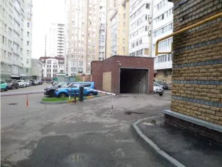 Права по договору долевого участия в строительстве от 11.04.2002 г. (в ред. дополнительного соглашения № 5 от 01.12.2010 г.) на оставшиеся гаражные боксы: № 167, 218, 223, 226, 210, 229, 234, 235, 238, 241. По причине отсутствия правоустанавливающих документов в регистрации объектов недвижимости…