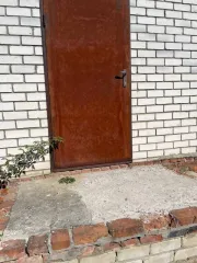 Земельный участок 200 м² и здание 56 м² в Пензенской области. Участок площадью 200±10 кв.м, земли населенных пунктов, расположен по адресу: Пензенская область, Лопатинский район, село Суляевка, улица Верхняя, дом 63, кадастровый номер 58:15:0390201:66. Здание нежилое, одноэтажное, площадью 56 кв.м…