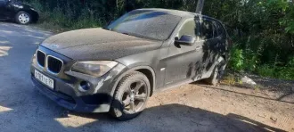 BMW X1, 2009 года выпуска, черный цвет, VIN WBAVP31020VK12075, государственный номер O181TE29, номер кузова WBAVP31020VK12075, объем двигателя 1995 куб. см, мощность двигателя 130 кВт/176,8 л.с. Обращение взыскания осуществляется с учетом правил продажи имущества, обремененного правами третьих лиц…