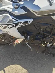 BENELLI TRK 502X, 2022 года. Мотоцикл BENELLI TRK 502X, 2022 года, марка: BENELLI, модель: TRK 502X, VIN: ZBNP16039PBE79152, гос. рег. номер: 2942АХ74, год изготовления: 2022.