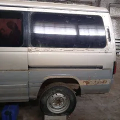 Nissan Caravan, 1982 года, 85 лс, 150000 км, номер кузова ARME24015541, гос. номер У589АМ27. Техническое состояние транспортного средства: не на ходу, не исправна автоматическая коробка передач, двигатель требуется ремонт; по кузову многочисленные следы сквозной коррозии.