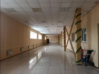 Право аренды на земельный участок из земель населенных пунктов под зданиями склада и склада готовой продукции, общей площадью 2220,0 кв.м., кадастровый номер 49:09:030203:84, местоположение установлено относительно ориентира, расположенного за пределами участка. Почтовый адрес ориентира…