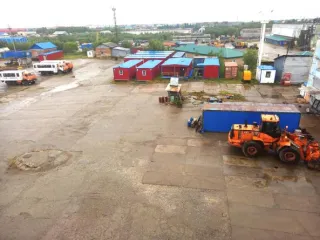 Производственные здания 8988.9 кв.м: Здание, назначение: нежилое, наименование: производственный корпус с переходом и сети, общая площадь 4 596,2 кв.м., количество этажей: 2, в т.ч. подземных 0, кадастровый номер: 11:15:0101014:63. Сооружение, назначение: нежилое, наименование: очистные сооружения…