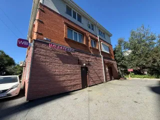 Нежилое здание 339.5 кв.м Приморский край Здание во Владивостоке, 339,5 кв.м. Здание, назначение Нежилое, кадастровый (условный) номер 25:28:000000:18498 Индивидуальная Место нахождения: Приморский край, городской округ Владивостокский, город Владивосток, улица Калинина, дом 217В Пл:339.5 кв.м.