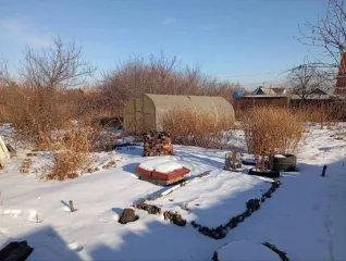 Здание 23,2 кв.м и земельные участки в Магнитогорске. Единый комплекс: Земельный участок площадью 153 +/- 4 кв.м, кадастровый номер 74:33:0117001:386; Земельный участок площадью 450 +/- 7 кв.м, кадастровый номер 74:33:0117001:387; Здание площадью 23.2 кв.м, назначение нежилое, кадастровый номер…