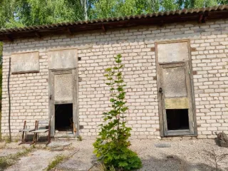 Здание склада 46,3 кв.м и земельный участок 358 кв.м, д. Ямышка, Кировская область. Здание склада, площадь 46,3 кв.м, кадастровый номер 43:07:110601:656, 1990 г. постройки, назначение: нежилое здание, адрес: Российская Федерация, Кировская область, муниципальный район Вятскополянский, сельское…