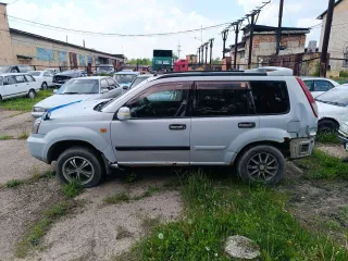 Nissan X-Trail, 2003 год, синий (голубой). ПТС: 25ТО 463044, госномер: У701TX125, двигатель: QR20320956A, мощность 150 л.с. Разрешенная максимальная масса 1685 кг, масса без нагрузки 1410 кг. Находится в совместной собственности.