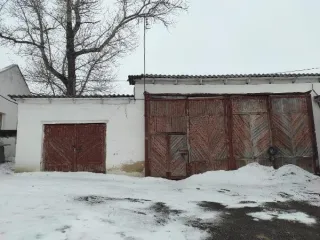 Имущественный комплекс 11730 кв.м, Тульская обл. Имущественный комплекс, состоящий из четырнадцати нежилых зданий, двух сооружений, тридцати трех объектов движимого имущества и земельного участка с кадастровым номером 71:04:040902:242, Тульская обл., Богородицкий р-н, п. Товарковский, ул…