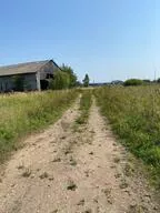 Нежилые здания: 
Коровник - 1 098,1 кв. м, кадастровый номер 67:03:1620101:512,
Сенной склад - 1 083 кв. м, кадастровый номер 67:03:1620101:391, 
Силосная траншея - 1 014,9 кв. м, кадастровый номер 67:03:1620101:514, 
Телятник - 628,9 кв. м, кадастровый номер 67:03:1620101:526,
Склад - 410,7…