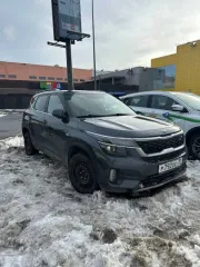 Kia Seltos 2020 Kia Seltos, 2020 года, 148,8 лс, 100000 км, АКПП автомобиль KIA SP2 (SELTOS), Гос номер: Р792ОС70 VIN: XWEER81AKL0002682 Модель: Год выпуска: 2020 Автомобиль в залоге у АО «Банк Инго» (ИНН 7714056040). Есть дефекты по кузову, на правой задней двери небольшие царапины. Отсутствуют…