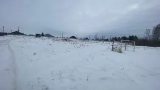 Право аренды земельного участка из земель населённых пунктов площадью 1700 кв.м (кадастровый номер 38:06:080401:864, адрес: Российская Федерация, Иркутская область, муниципальный район Иркутский, сельское поселение Ревякинское, деревня Черемушка, переулок Школьный, земельный участок 11). Вид…