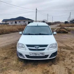 Lada Largus 2015 года, 105 л.с., пробег 141170 км. Цвет белый. Двигатель бензиновый, объем 1.6 л (1598 куб.см). VIN: XTARS0Y5LF0893725. Местоположение: г. Черногорск, Республика Хакасия, Россия.