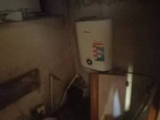 2/4 доли в праве собственности на жилое помещение площадью 61,4 кв.м, кадастровый номер 42:26:0301002:3949, расположенное по адресу: Кемеровская область, г. Ленинск-Кузнецкий, пер. Павленко, д. 36, кв. 1.