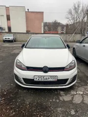 Volkswagen Golf GTI 2014 года, VIN: WVWZZZAUZFW014766, госномер У255АР550. При визуальном осмотре выявлены повреждения колес, кузова и лакокрасочного покрытия, следы коррозии и ржавчины по всему автомобилю. Возможно наличие иных скрытых повреждений и недостатков. Неисправен аккумулятор, состояние…