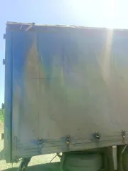 Полуприцеп KRONE SDP27 тентованный, 2002 года. Марка: KRONE SDP27 TENTOVANNYJ; год выпуска: 2002; идентификационный номер (VIN): WKESDP27011377847; кузов: отсутствует; шасси (рама): WKESDP27011377847; № двигателя: отсутствует; государственный регистрационный знак: HK264324.