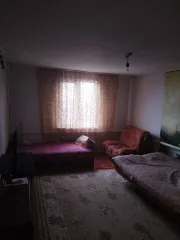 Дом 95,2 кв.м. и земельный участок 949 кв.м. в Калмыкии еще Земельный участок, площадь 949 кв.м., адрес  местонахождение : Россия, Республика Калмыкия, Яшкульский район, п. Элвг, ул. Советская, дом 10, кадастровый  условный  номер: 08:13:150101:111. Находится в совместной собственности и Здание…