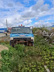Hino 1989, Toyota Hilux Surf 1991, Toyota Caldina 1987. Грузовое бортовое транспортное средство, марка Hino, цвет зеленый, VIN отсутствует, год изготовления 1989, госномер М824КС65, мощность двигателя 310 л.с. (227,9 кВт), рабочий объем двигателя 16745 куб. см, шасси (рама) № FS1FKB-10355. Легковой…