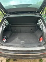Volkswagen Tiguan, 2018 года, 149,6 лс, 174000 км. Легковой автомобиль, марка VOLKSWAGEN TIGUAN, VIN WVGZZZ5NZJW912315, 2018 г.вып. ВНИМАНИЕ!!! Машина на ходу. В дальнейшем нужна замена топливной системы и экологию нужно вырезать или прошить. Бампер с одной стороны побитый немного после аварии…