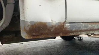 Грузовой фургон 47640 na shassi IVECO 50C, 2007 года выпуска, VIN X8947640070AL7027, цвет: Белый, г/н: В324ОЕ154, мощность двигателя, л. с. (кВт): 125 (92), шасси (рама) № ZCFC5090005643434, кузов №: 027, разрешенная максимальная масса 5200 кг, масса без нагрузки 2605 кг, пробег неизвестен. Бывший…
