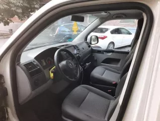 VOLKSWAGEN TRANSPORTER, 2010 года выпуска, VIN WV2ZZZ7HZBH004490. Находится в залоге у АО «Экспобанк».