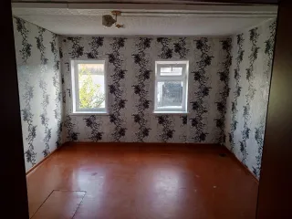 Доля земельного участка 1294 м² и дома 41,2 м², Красноярский край 1/3 доля в праве на общую долевую собственность на земельный участок, категория земель: земли населенных пунктов, виды разрешенного использования: для ведения личного подсобного хозяйства, кадастровый номер 24:19:0101012:56, адрес…