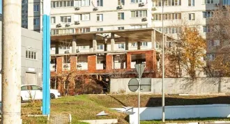 Земельный участок, 1038 кв.м, Ростов-на-Дону, Советский район, СНТ "Don", дом 223б, кадастровый номер: 61:44:0000000:607 (единое землепользование: 61:44:0072705:29, 61:44:0072901:297), межевание проведено, обременений нет. Имеется судебный акт о сносе постройки.