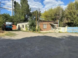 Нежилое помещение 97,5 кв. м, Ростовская обл., г. Таганрог, ул. Большая Бульварная, 10-25; 1101/3432 доли в праве общей долевой собственности на земельный участок, категория земель: земли населенных пунктов, вид разрешенного использования: для использования в производственных целях. Ознакомление с…