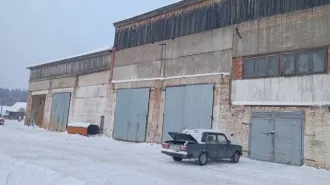 Нежилые здания, право аренды земли, 10250 кв.м, Пермский край, с. Частые. Здание, кадастровый номер: 59:38:0310155:106, местоположение: Пермский край, Частинский р-н, с Частые, ул. Производственная, д 18, площадь: 1278,5 кв. м., назначение: нежилое, наименование: гараж. Здание, кадастровый номер…