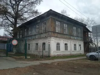 Нежилое здание 475 кв.м на земельном участке, адрес: Российская Федерация, Свердловская область, Красноуфимск городской округ, город Красноуфимск, ул. Кирова, №96. Кадастровый номер объекта: 66:52:0103005:1532, площадь 475 кв.м, ограничения отсутствуют. Земельный участок, отчуждаемый вместе с…