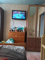 1/3 доли в праве общей долевой собственности на комнату, площадь 36,6 кв.м., адрес: Россия, Республика Удмуртская, г. Сарапул, ул. Гагарина, дом 15, комната 67, кадастровый номер: 18:30:000262:231.