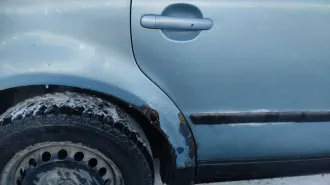 Volkswagen Passat 1998 года, цвет зеленый. VIN: WVWZZZ3BZWP405361, ПТС: 58 ММ 680275, госномер: С669АВ 58. Тип двигателя: бензиновый, номер: ADR412338, мощность 125 л.с. (91.9 кВт), объем 1781 куб. см. Кузов №: 405361, экологический класс: 01825, разрешенная максимальная масса 1350 кг. Техническое…