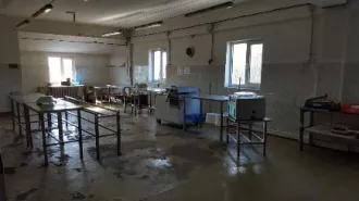 Земельный участок 9200.00 кв.м. Вид разрешенного использования – земли населенных пунктов, под рыбоперерабатывающую базу, кадастровый номер 65:11:0000009:6. Здание 1 эт., 388,5 кв. м. (Производственный цех) кадастровый номер 65:11:0000009:644. Скороморозильный комплекс на базе компрессоров Mycom…