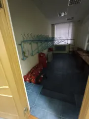 Земельный участок 4532 кв.м с учебным корпусом 2392,3 кв.м, регион Архангельская область. Участок площадью 4532 кв.м, кадастровый номер 29:23:010202:38 (реестровый номер федерального имущества П11310002370), категория земель – земли населенных пунктов, вид разрешенного использования – для…